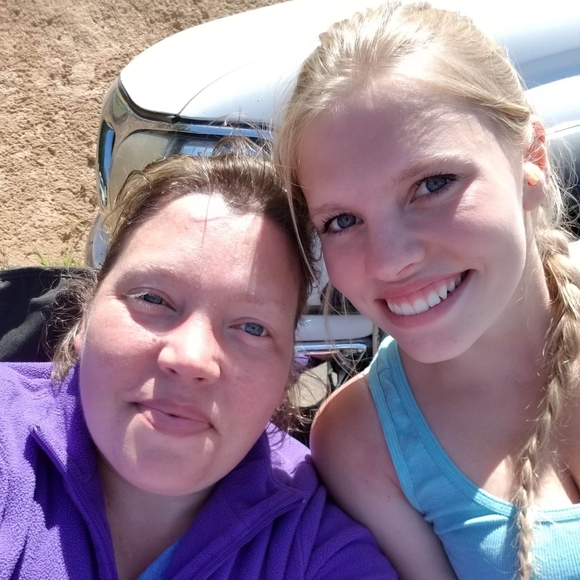 Meet your Posher, Cynthia - Picture 5 of 11